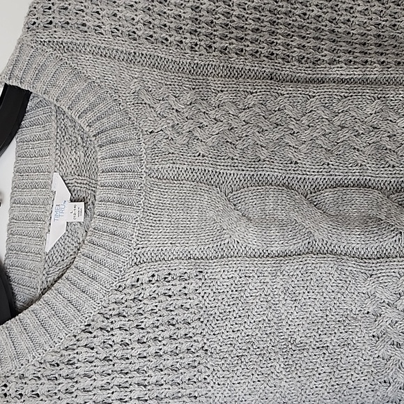 Time and Tru Gray Knit Sweater - Picture 2 of 2